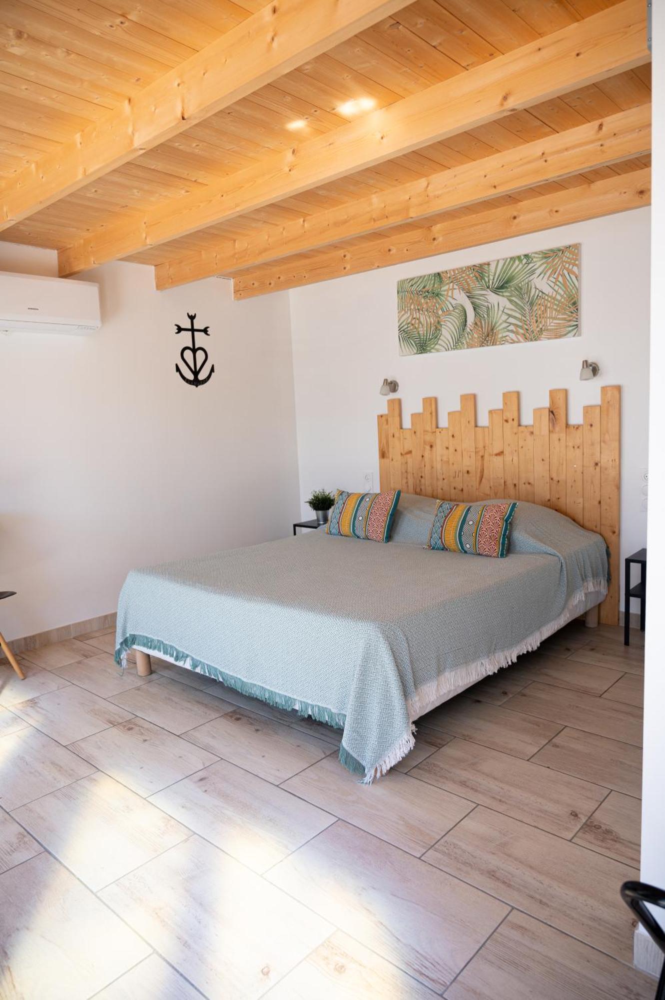 Clamador 3*